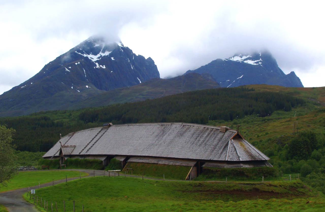 image_2325_2e-viking-feasting-hall